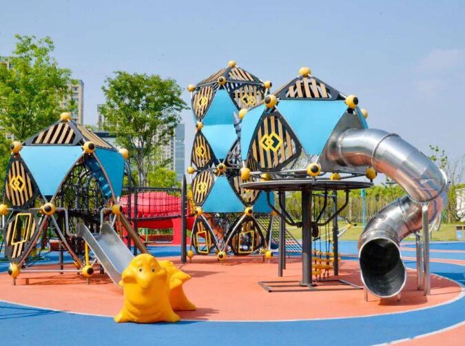 游樂(lè)場(chǎng)PC板走廊，PC板游樂(lè)設(shè)施裝飾