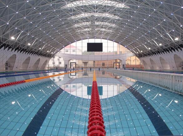 PC耐力板游泳場(chǎng)館頂棚好不好？