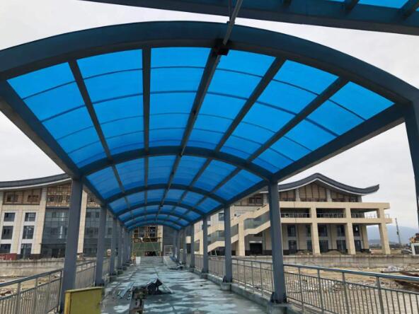 PC耐力板雨棚的優(yōu)勢(shì)有哪些？